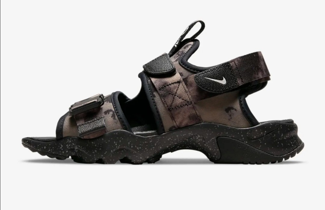 nike canyon sandals with velcro fastening