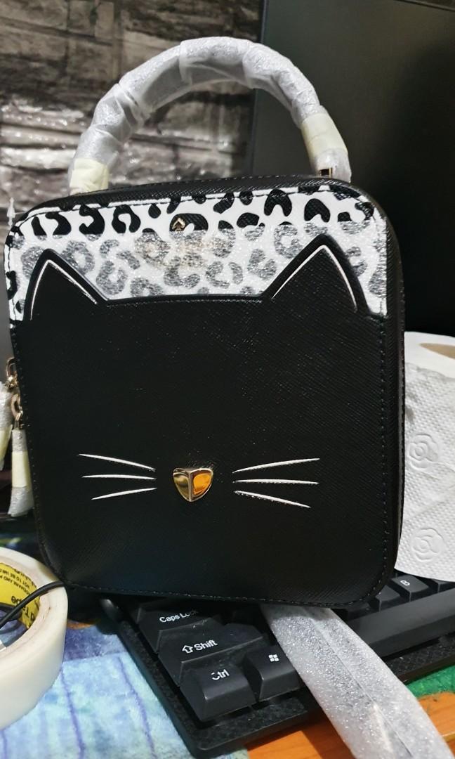 Original Kate Spade Vanity Bag with sling (Category: Luxury Bags & Wallets) located in Quezon City. Submitted by kerenjoydomingo (Listing ID 1157149996, Image 1). Description: 100% original and brand new with Tag.