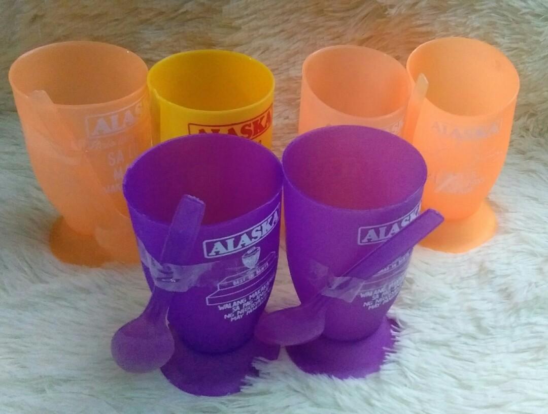 Plastic cup and spoon for halo halo (Category: Other Kitchenware & Tableware) located in Marikina City. Submitted by rhodorasarmiento1970 (Listing ID 1157258407, Image 2). Description: take all.un 2 na deform na daganan..pero pwedeng ibalik...
