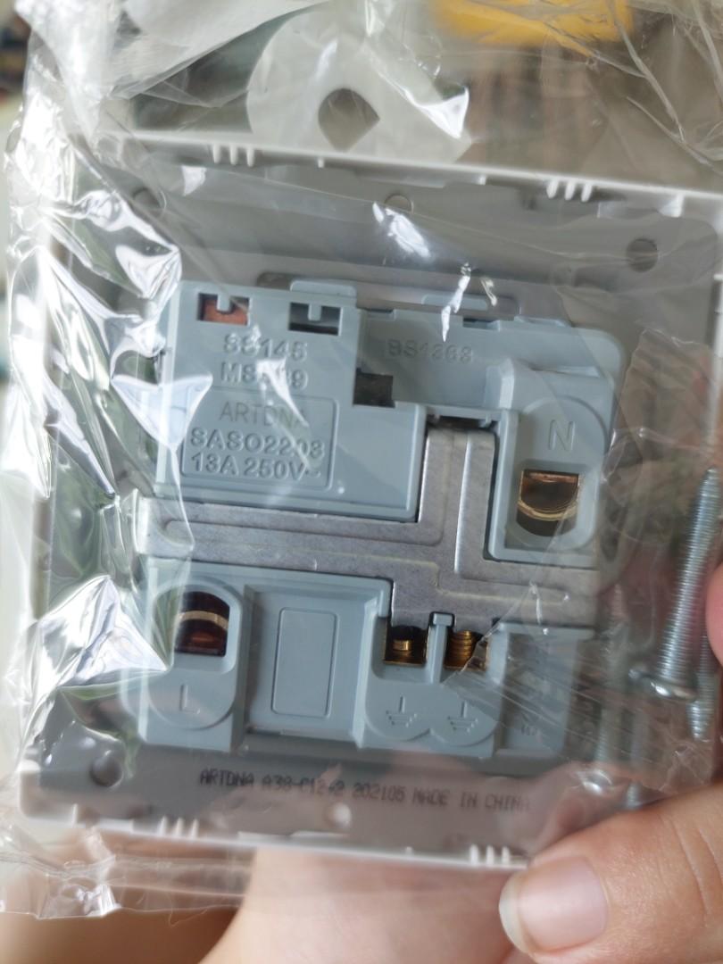 Power socket (Category: Electrical, Adaptors & Sockets) located in Singapore. Submitted by april_1130 (Listing ID 1157142052, Image 2). Description: white power sockets each at $10, 4 available, due to buy more for house.