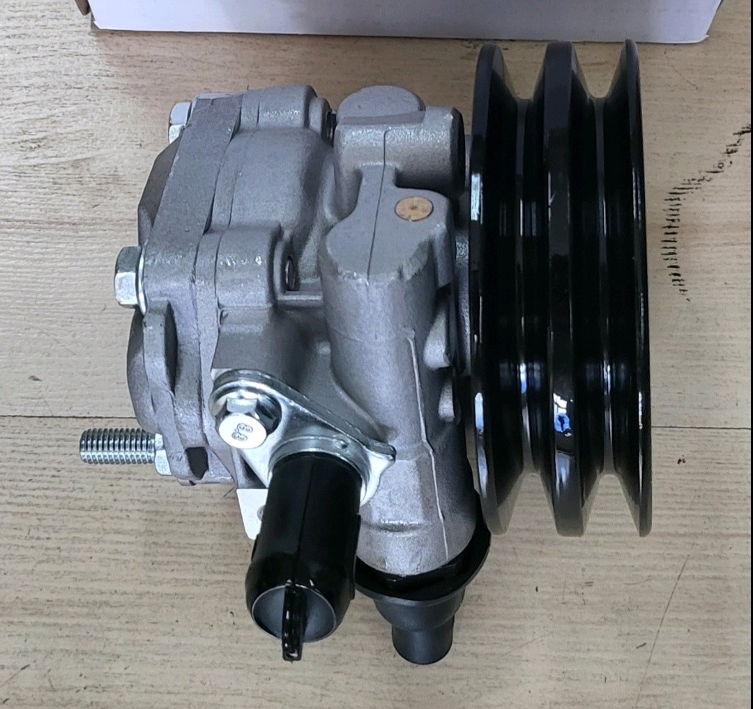 Power Steering Pump DMAX 4JH1 (Crosswind NM), Car Parts & Accessories