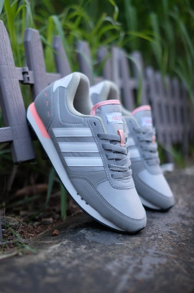 Harga sepatu adidas store neo city racer original