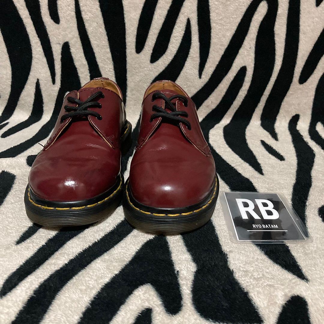 Sepatu Dr. Martens, Fesyen Wanita, Sepatu di Carousell