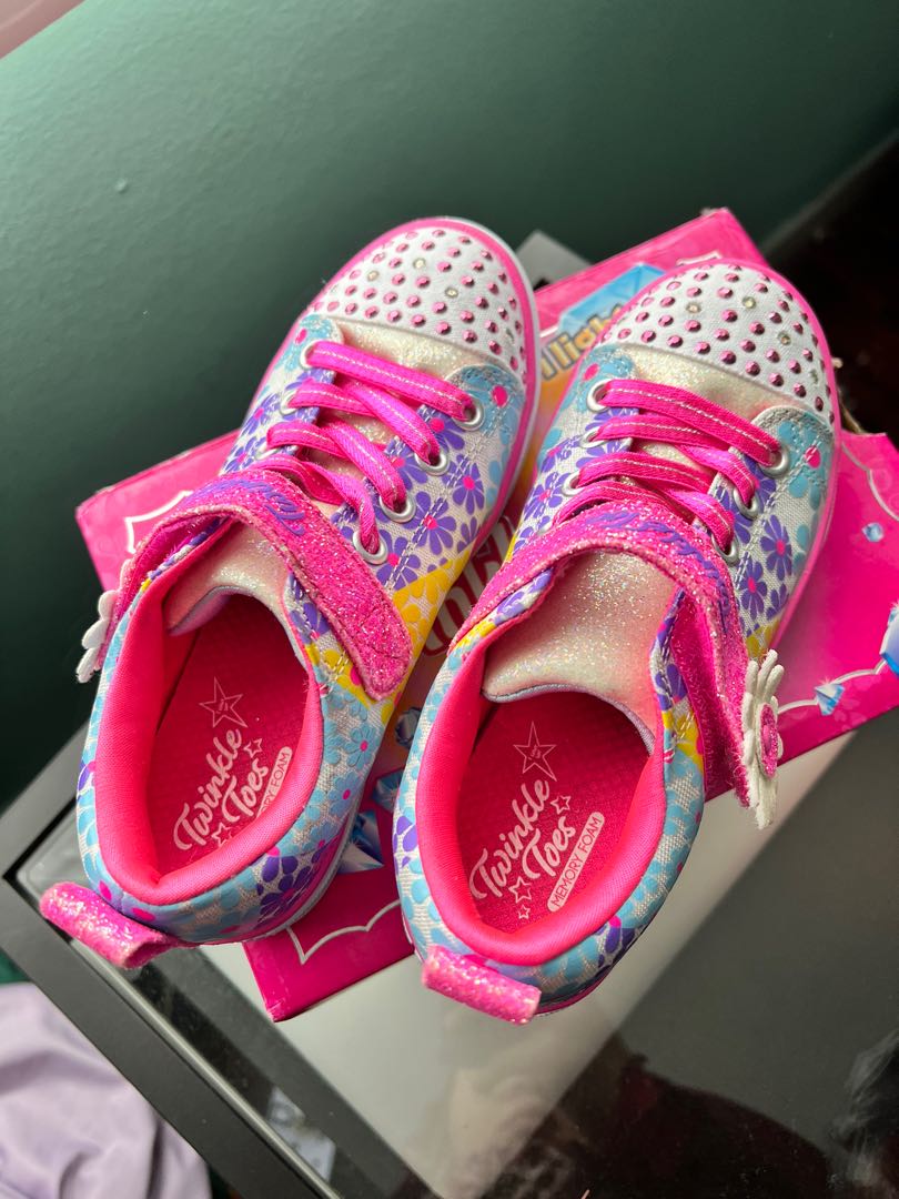 Skechers twinkle best sale toes memory foam