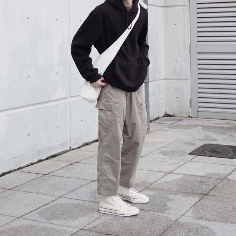 Tote bag deals outfit men
