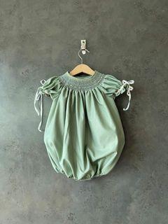 Tykes n Tots Size 6-12mos