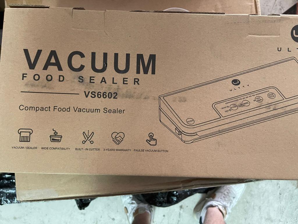 Vacuum food sealer ULTTY, Furniture & Home Living, Kitchenware