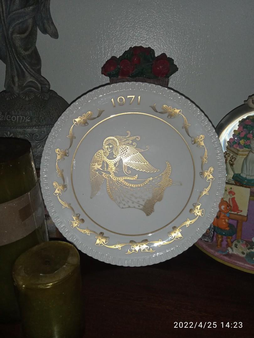 Vintage Spode Christmas plate 1971 (Category: Dinnerware & Cutlery) located in Quezon City. Submitted by joyceebet (Listing ID 1157179443, Image 3). Description: Pretty white and gold Christmas collector's plate by Spode. Festive angel bordered by bell and ribbon garland. Bone China. Approximate dimensions: 8" (diameter). 1971. Made in England..