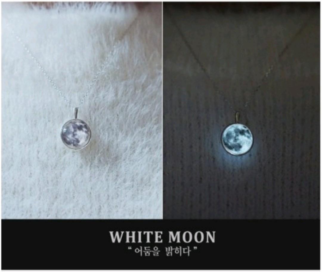 Wingbling moon necklace hot sale