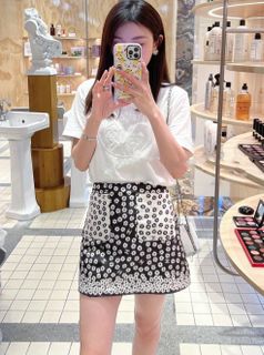 （分類：）位於 。 由 glamorous.closet 提交（商品編號 1157460253，圖片 1）。簡介： 。