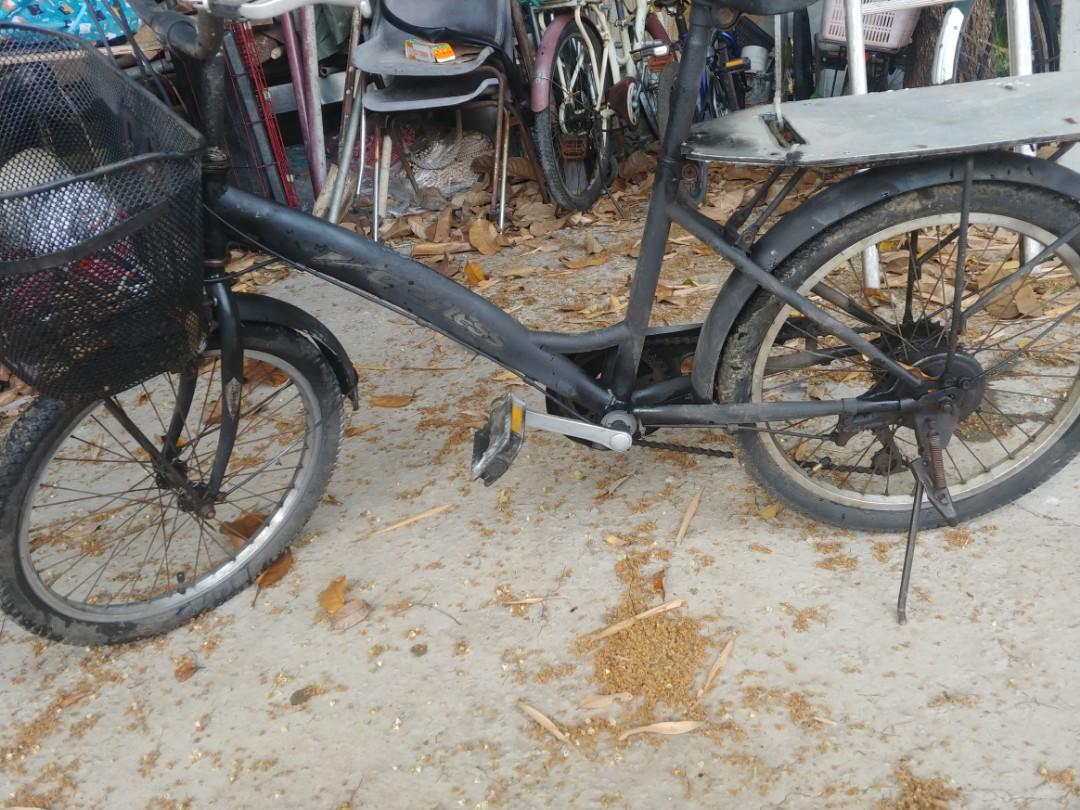 實用平價二手單車ㄧ部黑色 運動產品 單車及配件 單車 Carousell