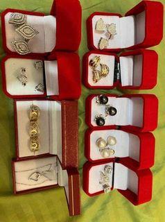 Assorted jewelry sets