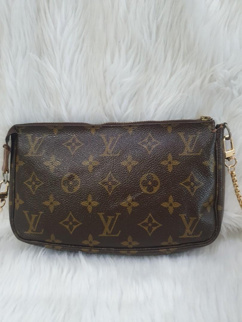 Authentic Louis Vuitton Sling Bag (Category: Luxury Bags & Wallets) located in Malolos. Submitted by yamaguchionline (Listing ID 1157332359, Image 2). Description: SALE❣❣❣ Authentic Louis Vuitton Sling Bag Made in Spain Nice in actual Good and quality Issue: provided sling Preloved Please respect my ads❤ Thank you.