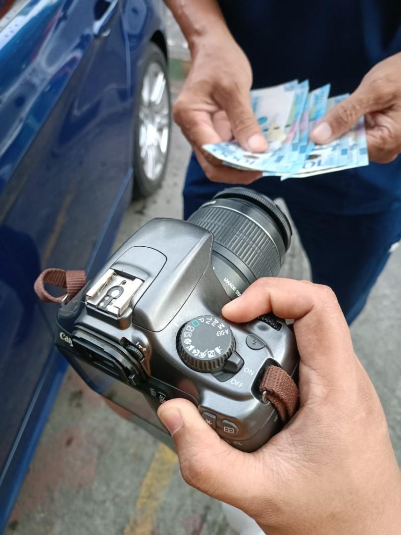 Canon 1100d DSLR Camera Vignette LCD (Category: Cameras) located in Caloocan City. Submitted by mr.carlo_dslr_laptop (Listing ID 1151199544, Image 1). Description: Canon 1100d DSLR Camera Vignette LCD and Manual Lens only Working Autofocus Clean Lens no fungus 9,000 Fix wala ng drama at kwentuhan 9000 Fix wala ng drama at kwentuhan issue ulit para malinaw sa buyer : 1.Vignette LCD ( dark ung sides ng Lcd) Package - Body 1100d kitlens 18-55mm Cano
