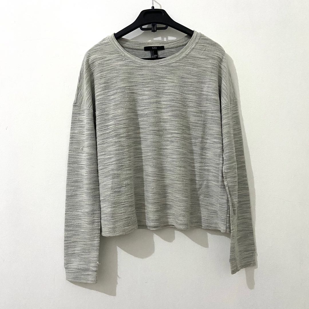 FOREVER 21 - Sweater Gray, Fesyen 