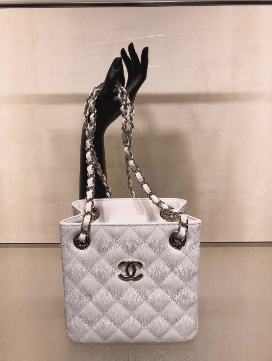 Chanel mini tote 22s clearance