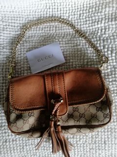(Category: ) located in . Submitted by hereshepreloved (Listing ID 1157399015, Image 1). Description: .