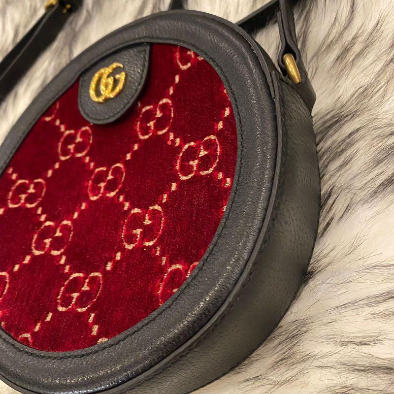 Gucci Mini Round Shoulder/Sling (Category: Luxury Bags & Wallets) located in Quezon City. Submitted by luxurybrokerph (Listing ID 1157403817, Image 3). Description: With dustbag and cards No flaws Kept unused Guaranteed Authentic.