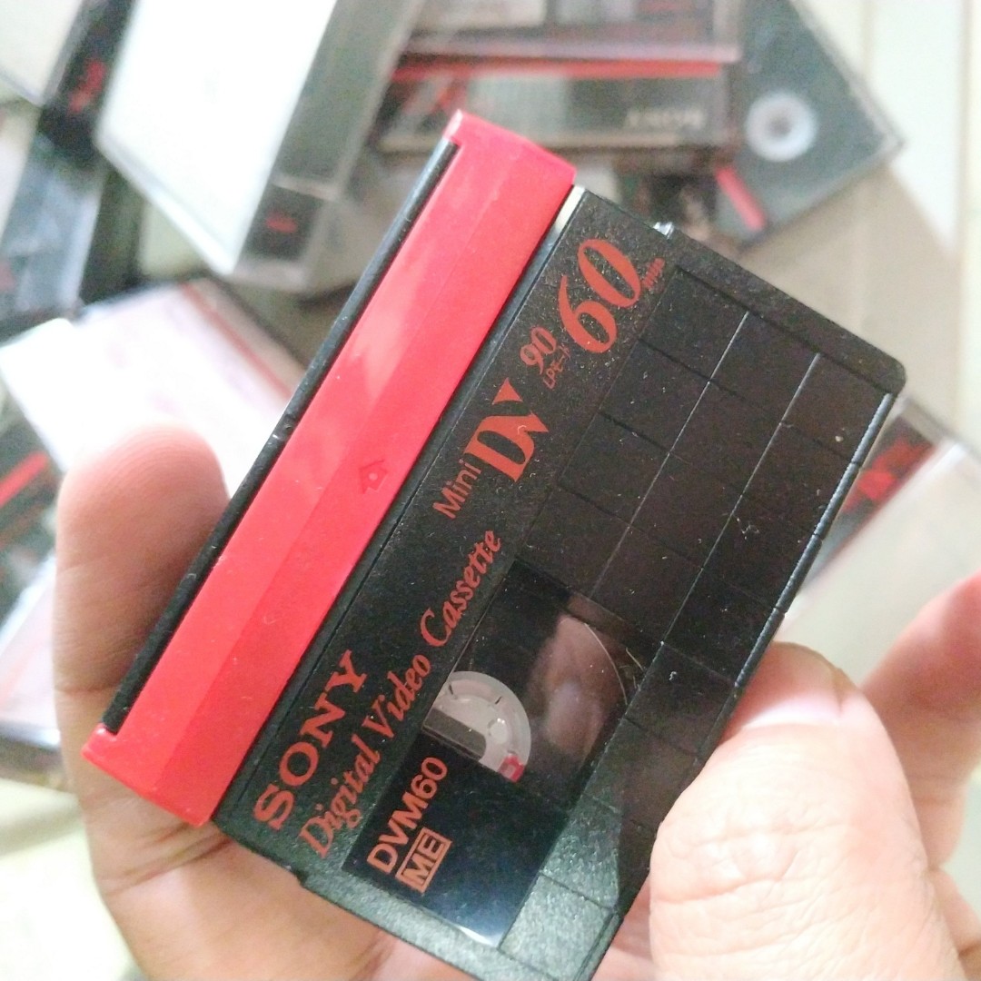 kaset mini dv kaset dvd cd, Musik & Media, CD, DVD & Lainnya di Carousell