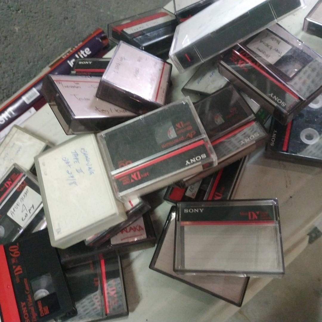 kaset mini dv kaset dvd cd, Musik & Media, CD, DVD & Lainnya di Carousell