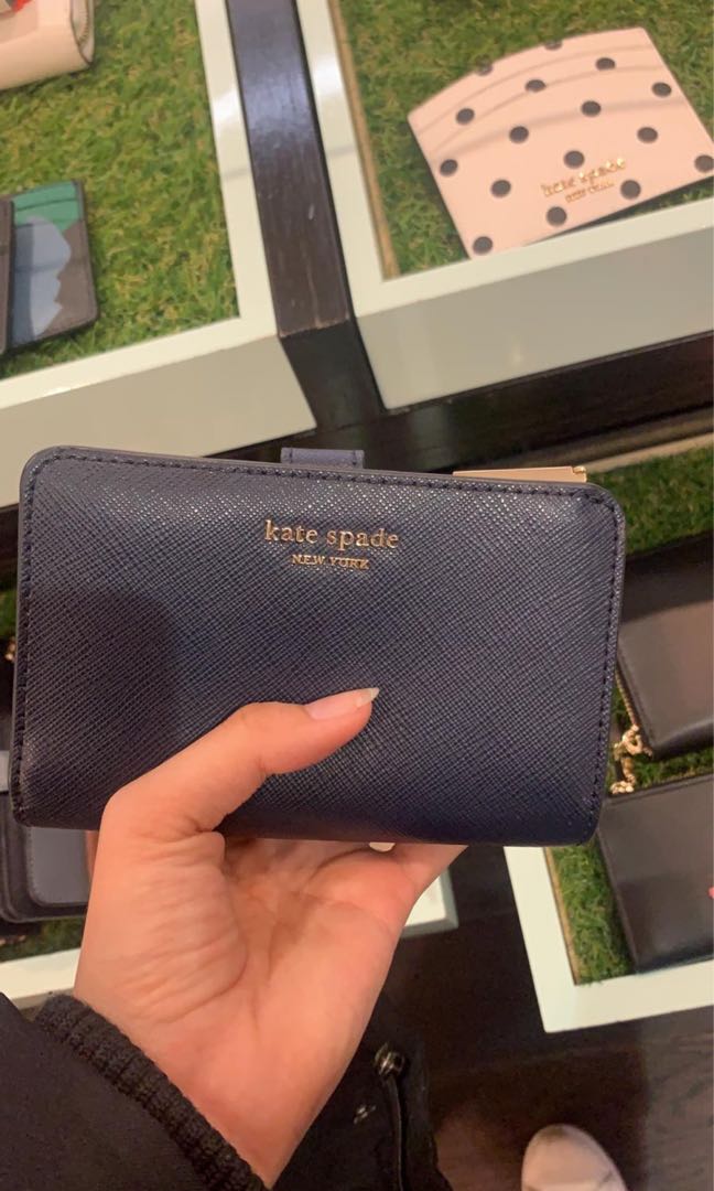 kate spade spencer wallet navy, Men's Fashion, Watches & Accessories,  Wallets & Card Holders on Carousell