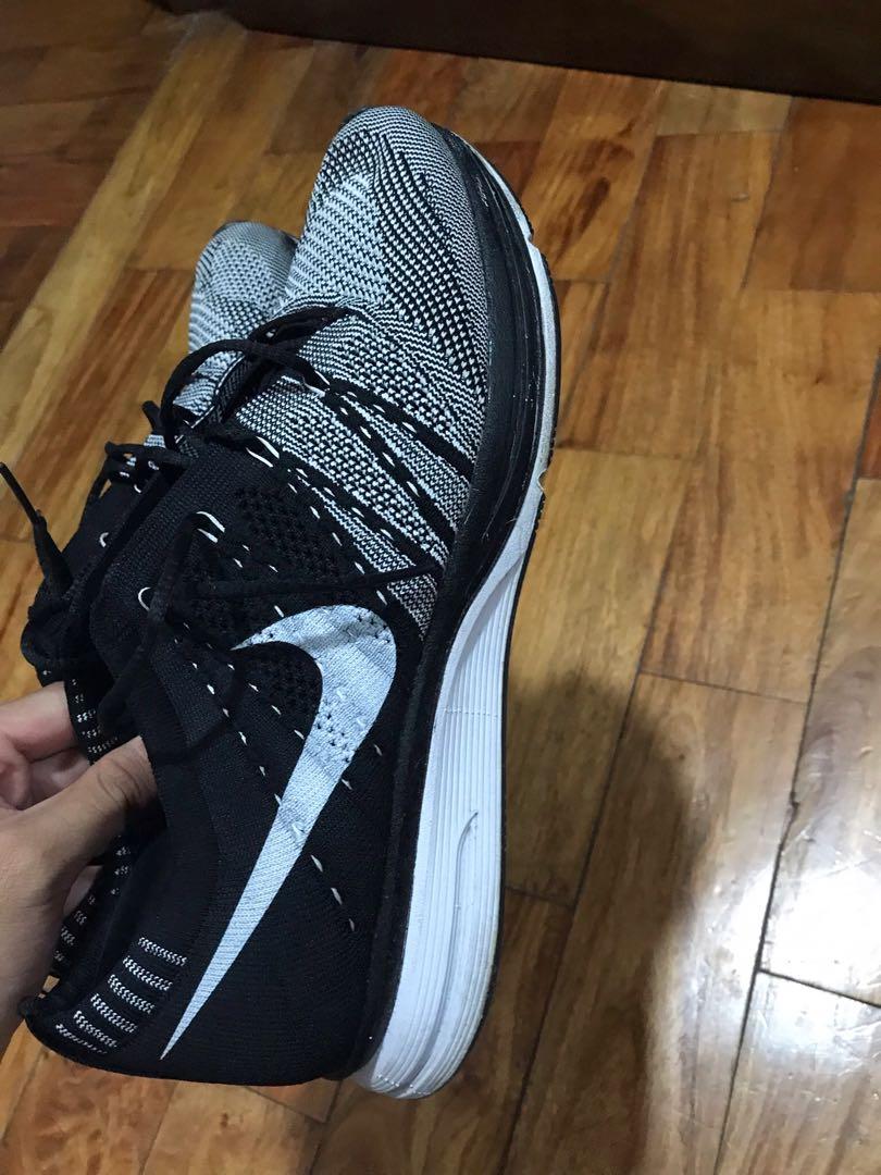 Nike Flyknit Trainers Oreo Kanye size 9.5
