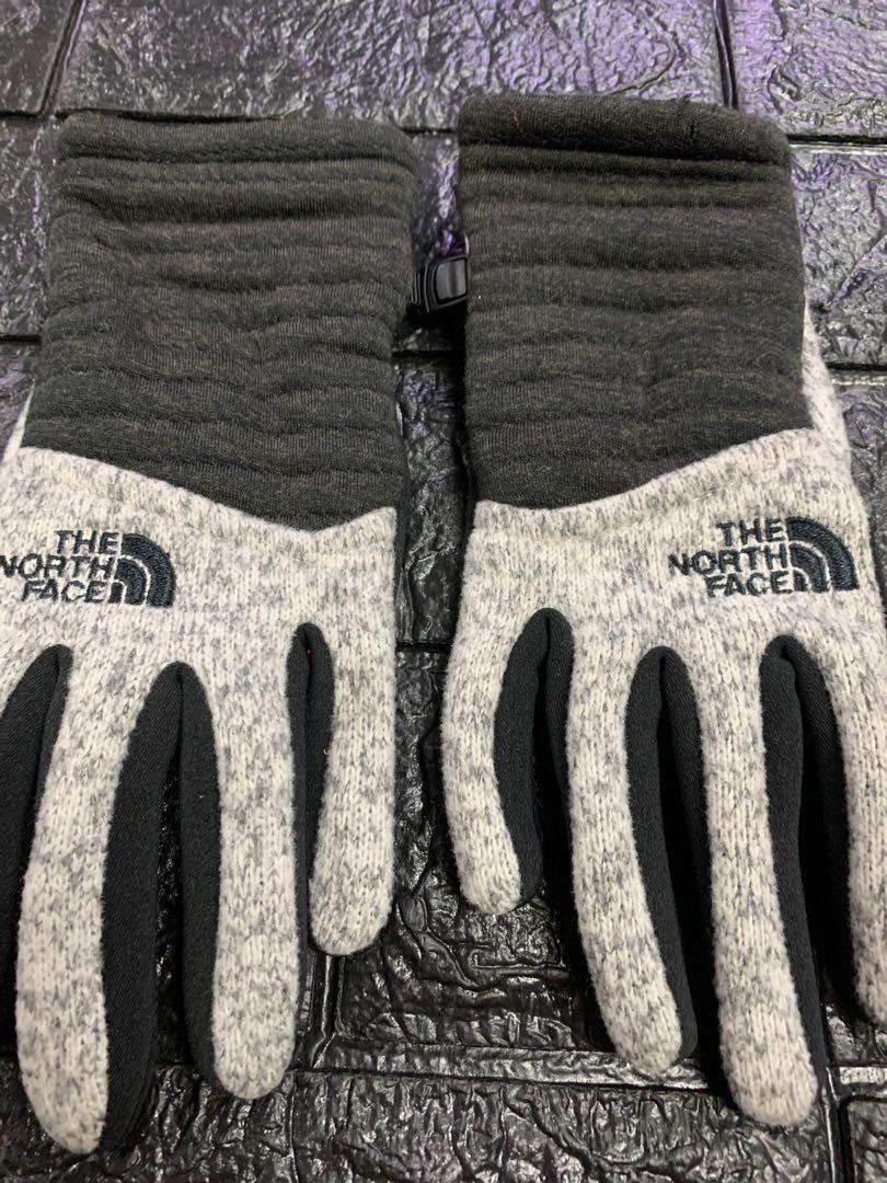 North Face Womens Winter Gloves Mediun (Category: Coats, Jackets and Outerwear) located in Pasay City. Submitted by ayinong2 (Listing ID 1157345889, Image 2). Description: Item is in excellent condition size is medium authentic north face pm for inquiries.