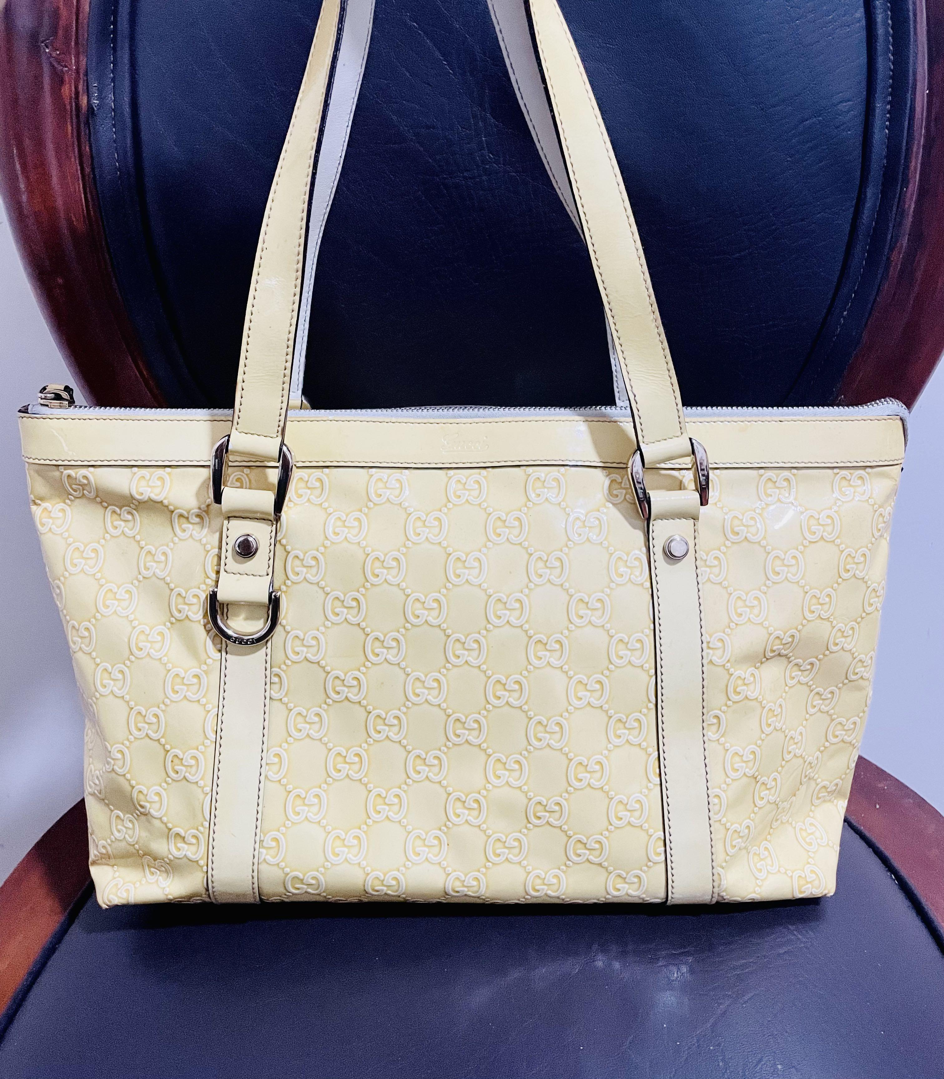Original Guccisima Patent (Category: Luxury Bags & Wallets) located in Valenzuela. Submitted by declutterstuffs0099 (Listing ID 1157170883, Image 1). Description: Gucci Patent Tote Zippper w/ gucci card Sale 💯‼️ KAYO NA HUMUSGA 🥰 (Halos hindi nagamit nasa closet lang check nyo loob no signs of use) 😍 Gucci underzip Ykk Zippers Gucci care cards Patent w/ minimal signs of use sa patent leather Very good condition.