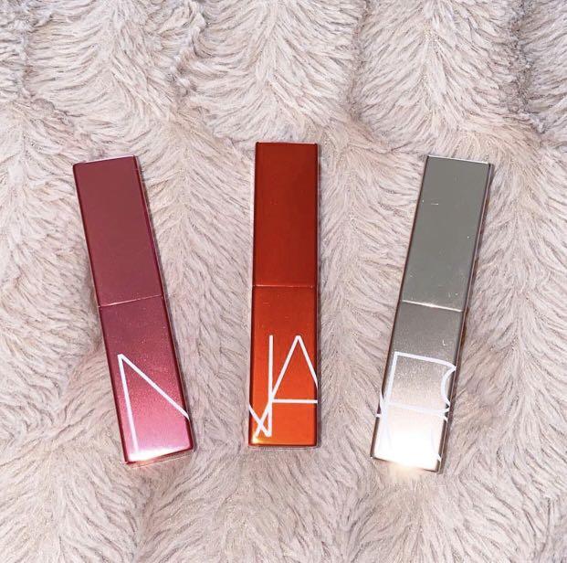Original NARS Sur La Plage Lip Balm Set (Category: Makeup) located in Pasig City. Submitted by thefitstop (Listing ID 1157413399, Image 1). Description: —- DECLUTTERING ✨💄 Original NARS - Sur La Plage Lip Balm Set Brand new, bought in USA 🇺🇸 ✨Selling Price: 2,599php Original Set Price: 4,200php Per piece: 1,664php You may check the website for its original pricing. RFS: not a fan of lipbalms/lips glosses. This was given as a pasalubong from US
