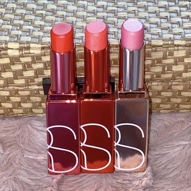 Original NARS Sur La Plage Lip Balm Set (Category: Makeup) located in Pasig City. Submitted by thefitstop (Listing ID 1157413399, Image 3). Description: —- DECLUTTERING ✨💄 Original NARS - Sur La Plage Lip Balm Set Brand new, bought in USA 🇺🇸 ✨Selling Price: 2,599php Original Set Price: 4,200php Per piece: 1,664php You may check the website for its original pricing. RFS: not a fan of lipbalms/lips glosses. This was given as a pasalubong from US