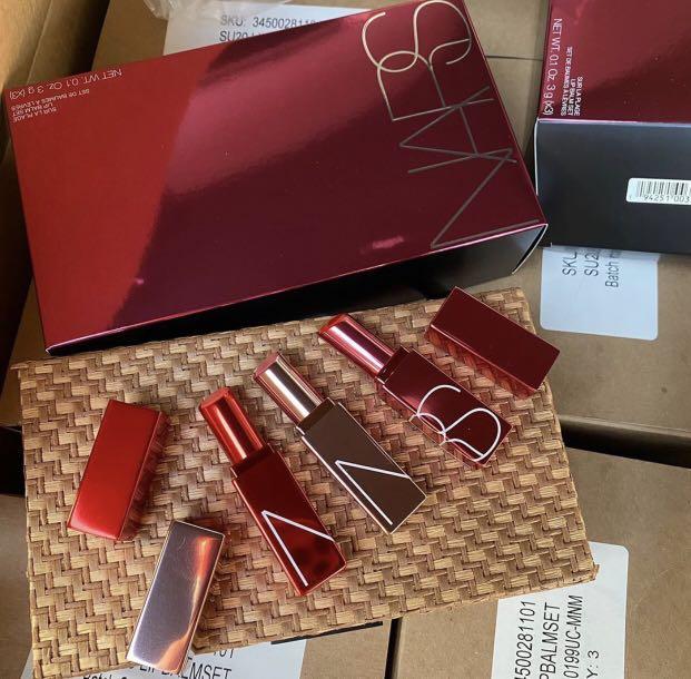Original NARS Sur La Plage Lip Balm Set (Category: Makeup) located in Pasig City. Submitted by thefitstop (Listing ID 1157413399, Image 2). Description: —- DECLUTTERING ✨💄 Original NARS - Sur La Plage Lip Balm Set Brand new, bought in USA 🇺🇸 ✨Selling Price: 2,599php Original Set Price: 4,200php Per piece: 1,664php You may check the website for its original pricing. RFS: not a fan of lipbalms/lips glosses. This was given as a pasalubong from US