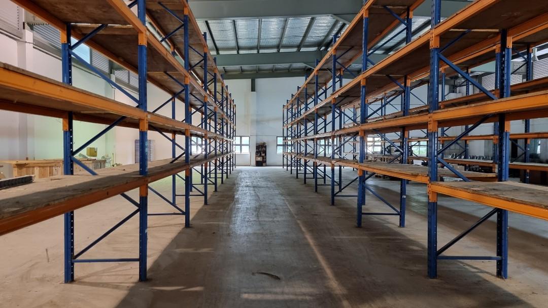 30 Pallet Rack pallet rack 30 bay, Furniture & Home Living, Furniture, Shelves ...
