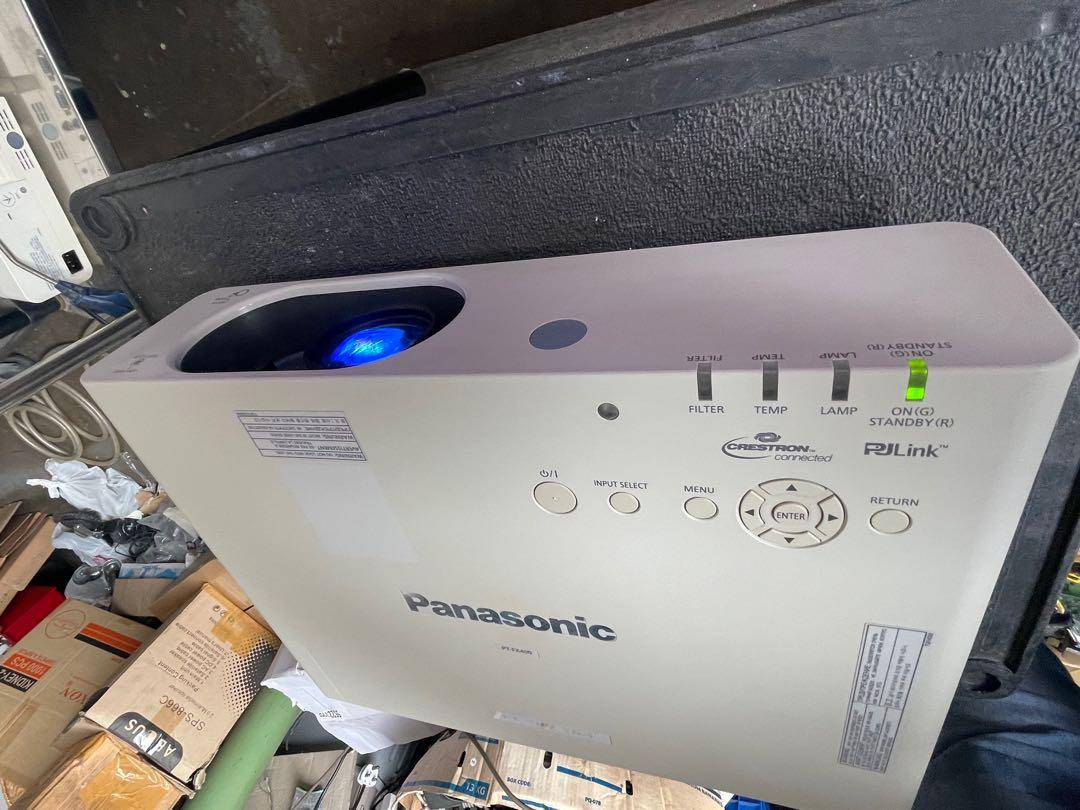 Panasonic PTFX400 projector, TV & Home Appliances, TV & Entertainment