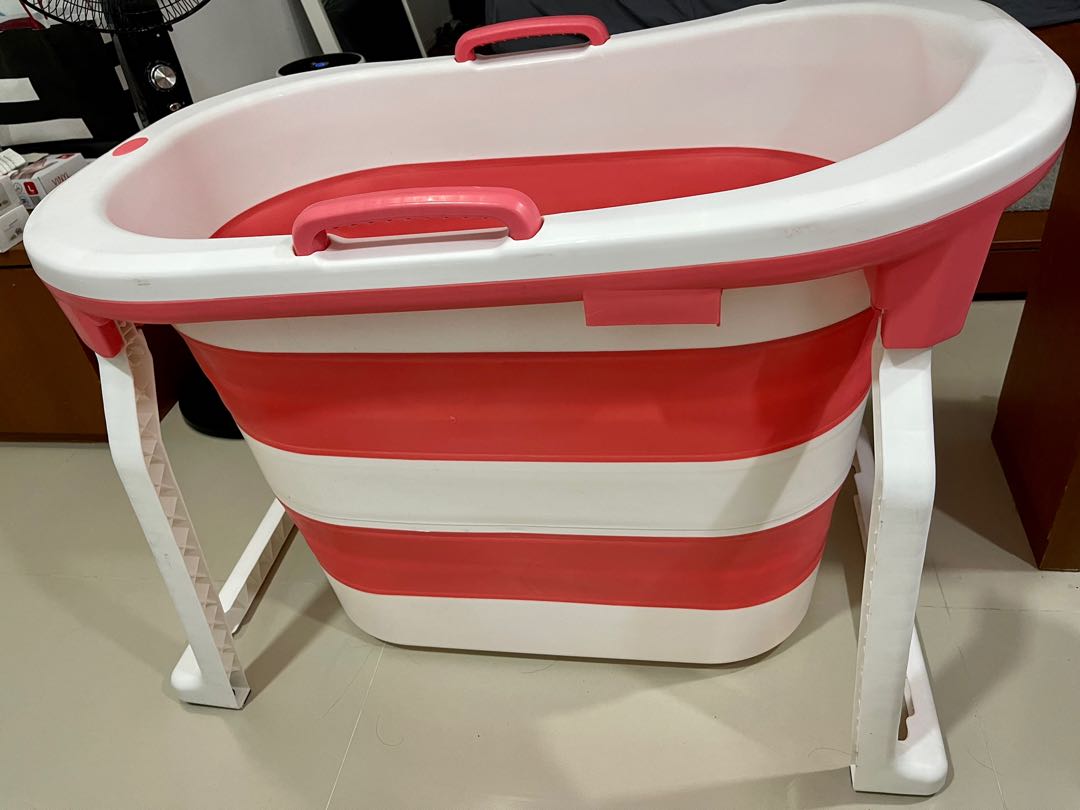 Portable bath tub, Babies & Kids, Bathing & Changing, Bathtub & Bath