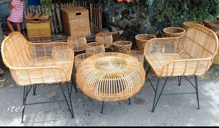 Lanai table and chairs on sale