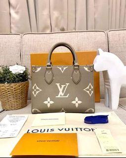 2022 LOUIS VUITTON OTG on the Go PM in Iridescent Light Pink Stardust  Collection ✨ Authentic Louis Vuitton, Luxury, Bags & Wallets on Carousell