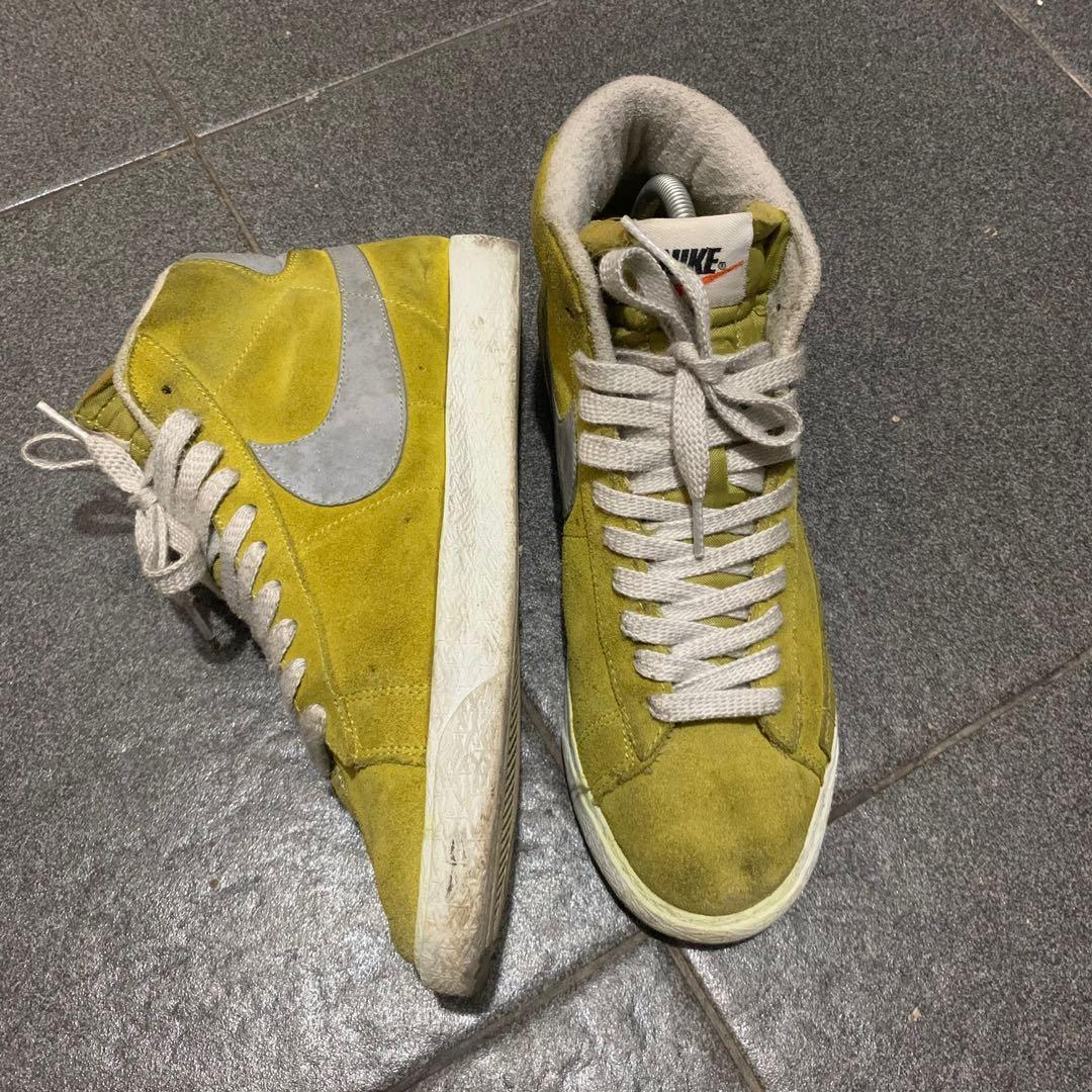 Nike shop blazer mustard