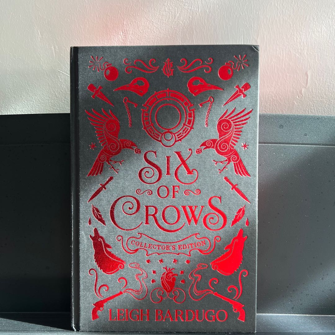 Six of Crows Limited Edition (Signed), Hobbies & Toys, Books & Magazines, Fiction & NonFiction