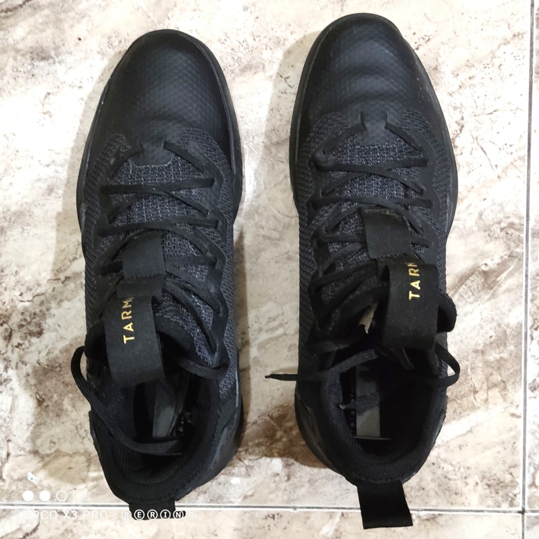 TARMAK FAST TRAXION SHOES, Men's Fashion, Footwear, Sneakers on Carousell