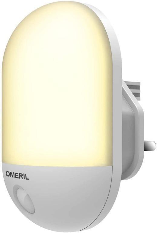 UK Plug In PIR Motion Sensor Hallway Socket LED Night Light Baby Safe Warm Cold 