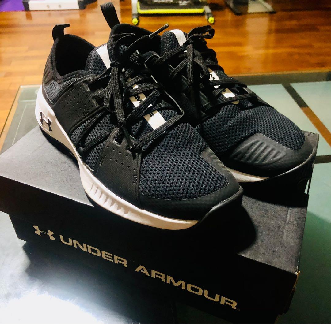 Ua showstopper store 2.0 shoes