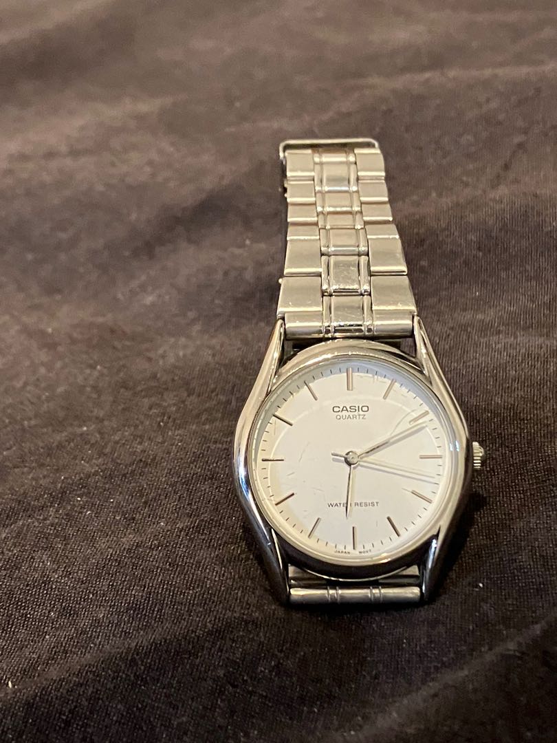 Vintage Casio quartz 1330 MTP 1094 water resistant Japan movt