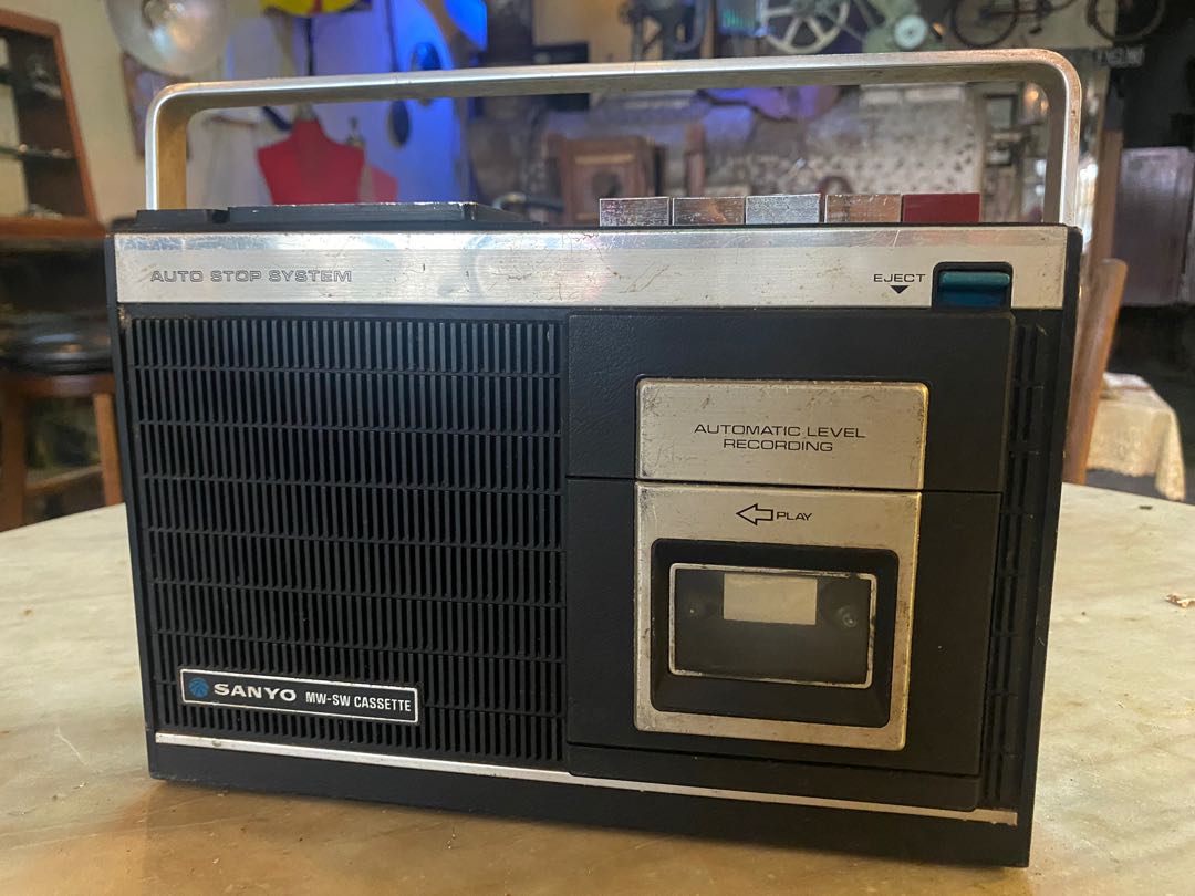 Vintage Sanyo Radio Cassette Recorder., Audio, Portable Music Players