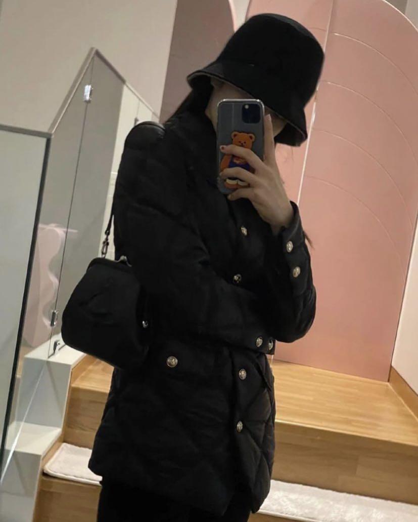 Chelsea vivienne's clutch bag black sale