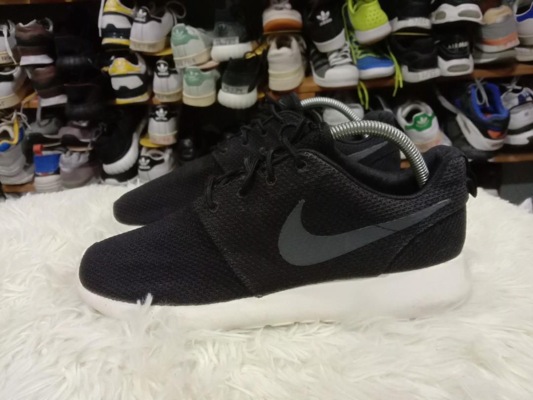 9 UK NIKE ROSHERUN HARGA SIAP POS Men s Fashion Footwear