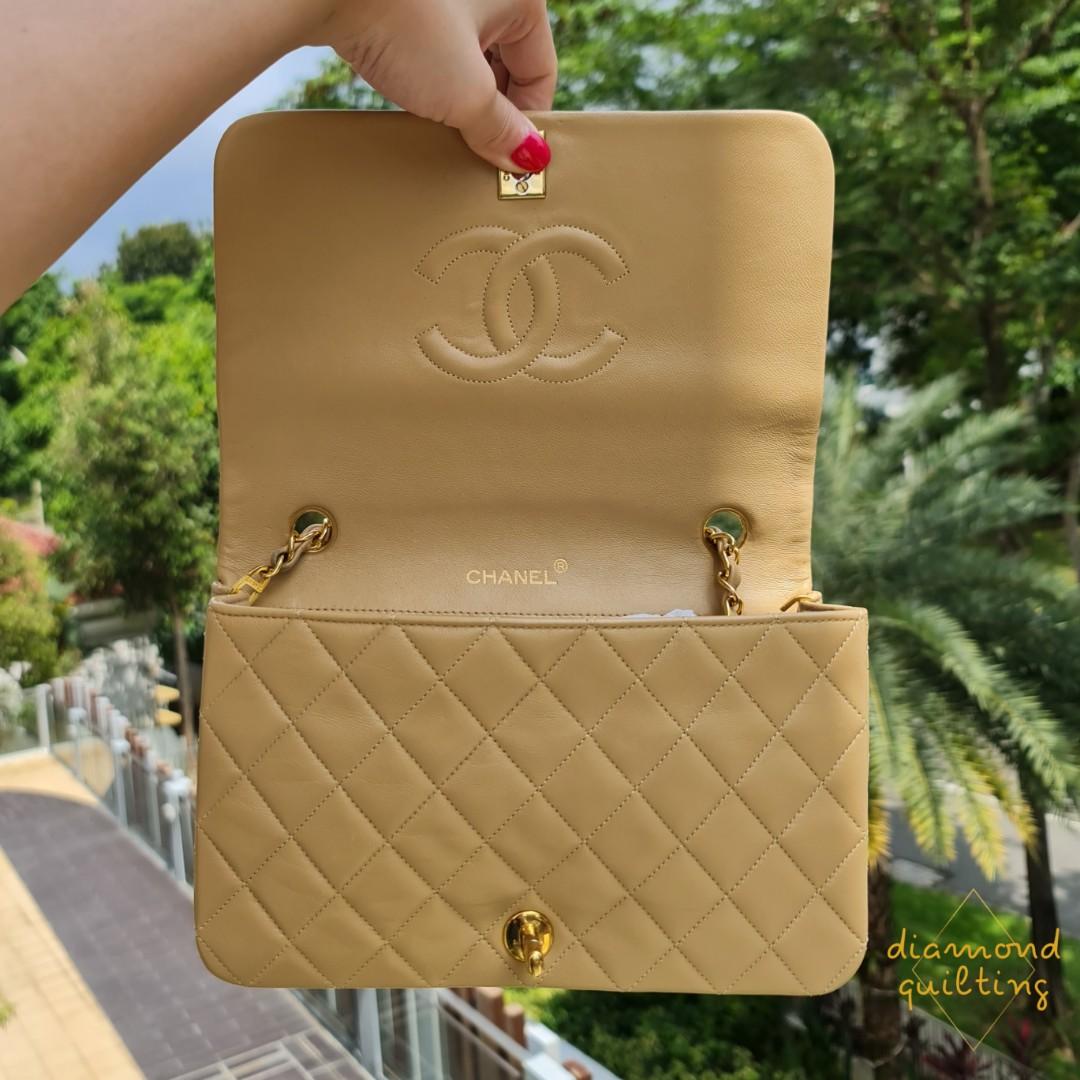 🍞 [SOLD ON IG] VINTAGE CHANEL BEIGE CLASSIC FULL FLAP BAG 23CM