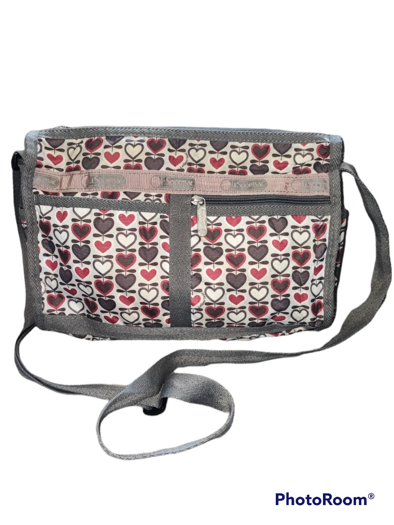 AUTH LE SPORTSAC SLING BAG, Women's Fashion, Bags & Wallets, Crossbody Bags on Carousell