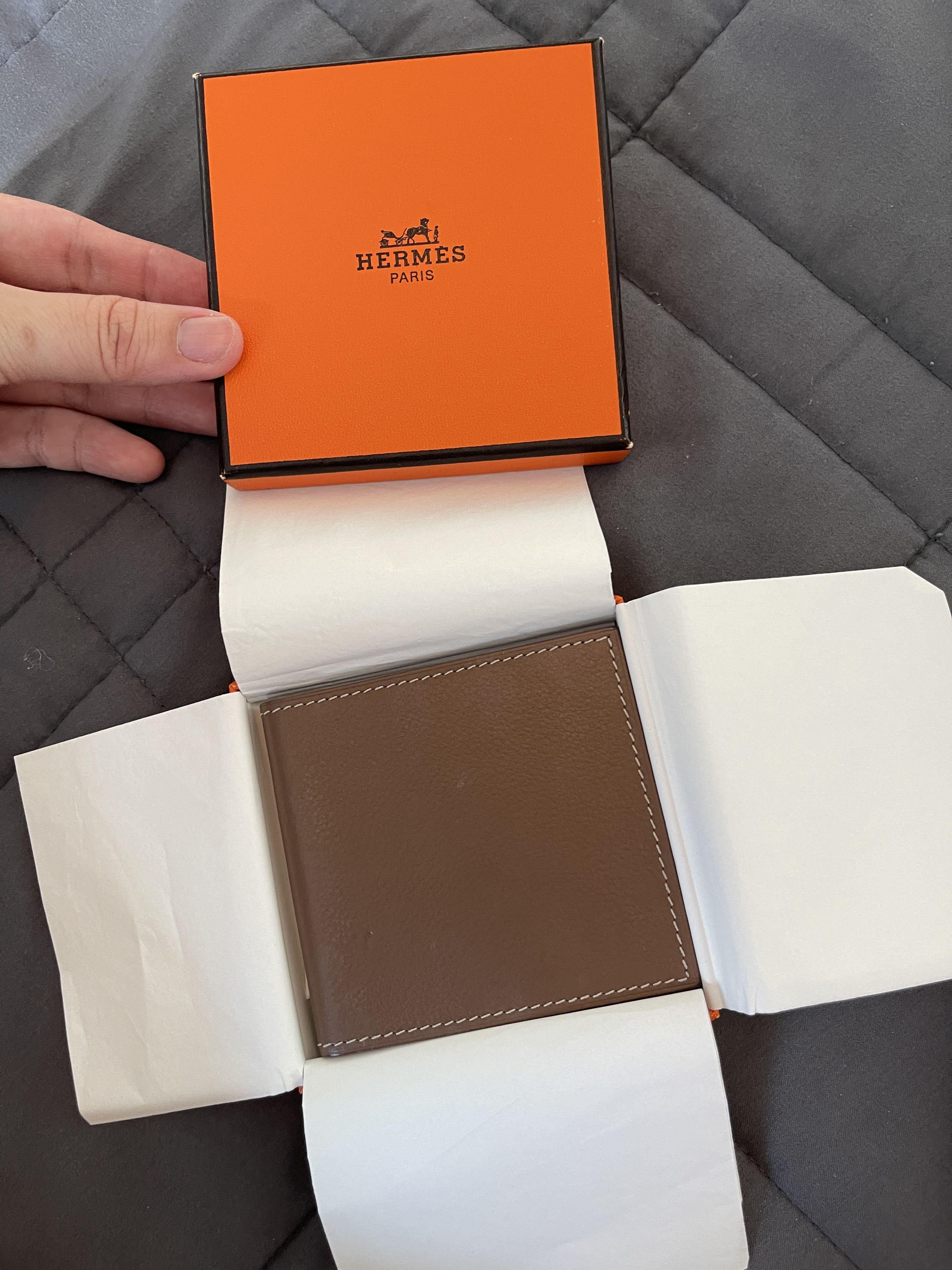 Authentic Hermes Compact Mirror (Category: Luxury Bags & Wallets) located in Taguig. Submitted by hellofritzi (Listing ID 1157636480, Image 3). Description: Pocket compact mirror but make it hermes ❤️ Just kept and never used. Guaranteed Authentic only here. handy and functions like the popular chanel Duo compact mirror but this one is muted and sleek. ❤️message me :) .
