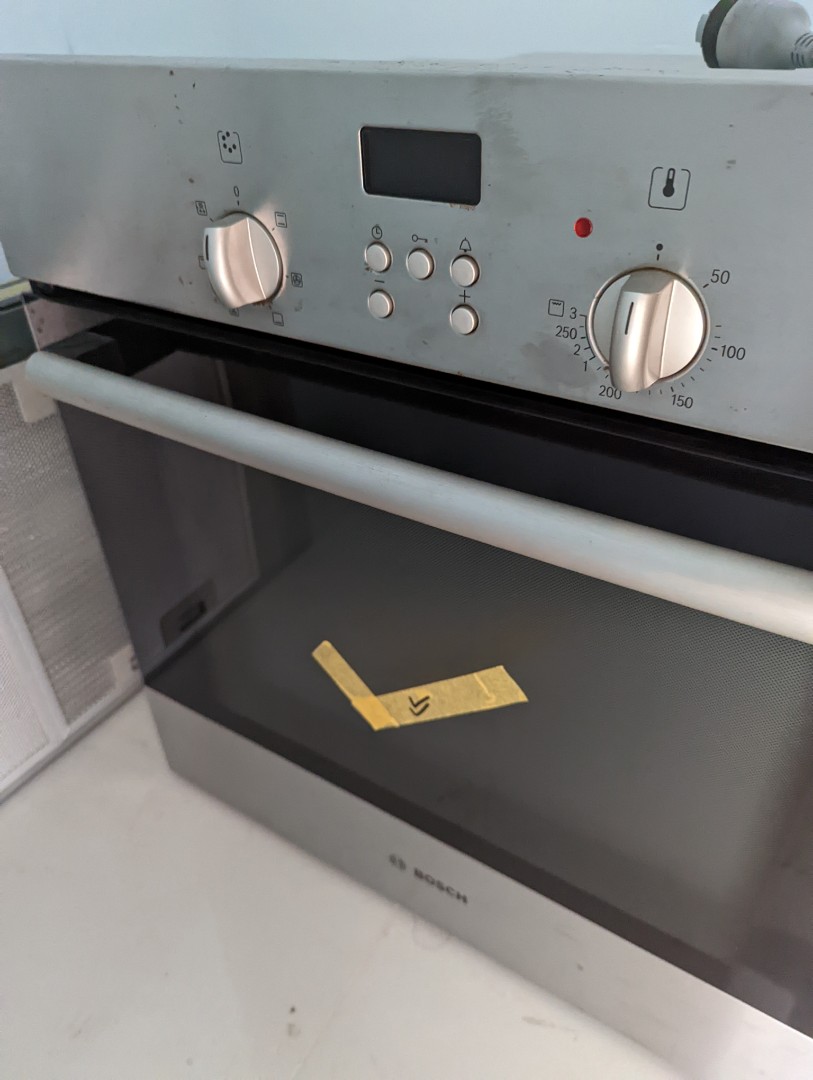 Bosch Series 2 60cm Builtin single oven HBN331E2J, TV & Home