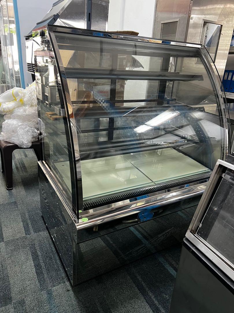 Brand new! (Free delivery and warranty) Corolla cake showcase 4feet / 3